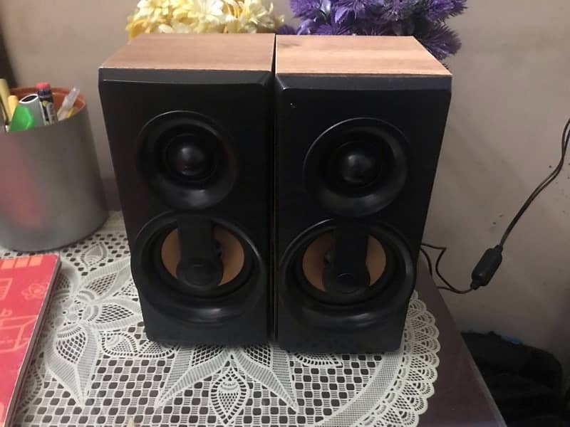 mini speakers in new condition 0