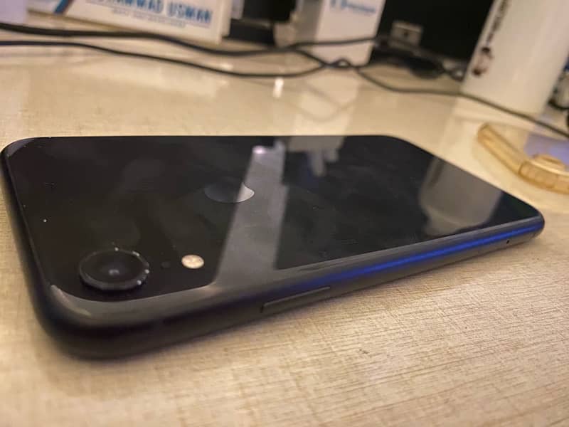 Iphone XR JV (Non PTA) 64 GB -Battery Health 82% - Condition 9.5/10 4