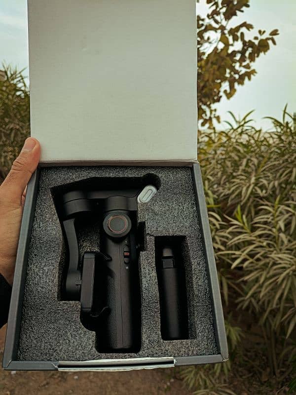 AOCHUAN Smart XE Gimbal For Sale – Like New. 2 month used 7