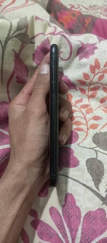 iPhone xr 64gb 10/10 condition 80 battery jv 1