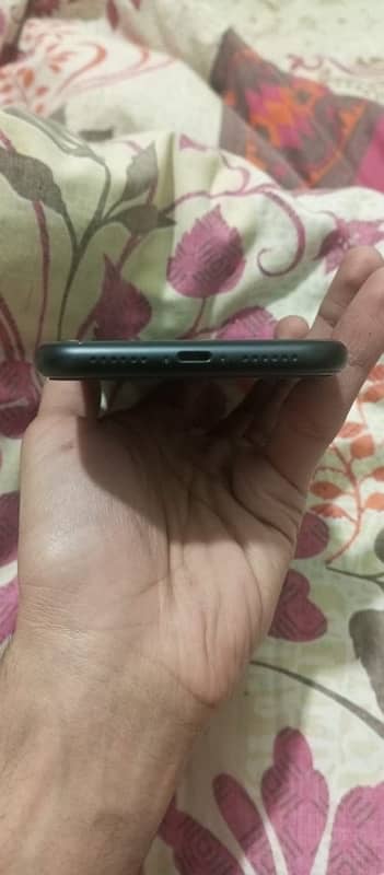 iPhone xr 64gb 10/10 condition 80 battery jv 2