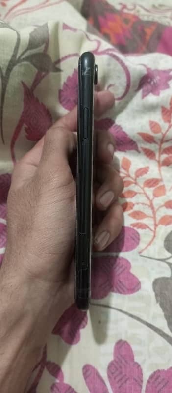 iPhone xr 64gb 10/10 condition 80 battery jv 3