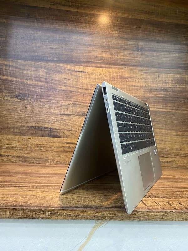 HP EliteBook x360 1030 G4 i5-8th (8GB/256GB) 1