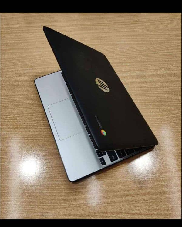 HP laptop 8gb ram 256g rom all workig 10.10 0322,7573476 WhatsApp only 1