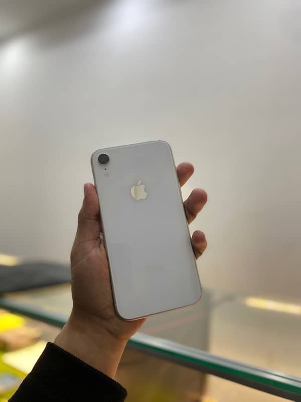 iPhone xr 128gb simworking 0