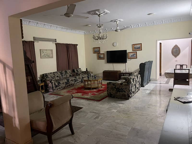 Dha Ph 7 | Khe Shahbaz Near Hafiz | Owner Built 500 Yards Well Maintained Bungalow For Sale | 05 Bed DD With Study Room | Service Road | 100 Ft Wide Double Road | Away From Com Aera | Well Maintained | Reasonable Demand | 2