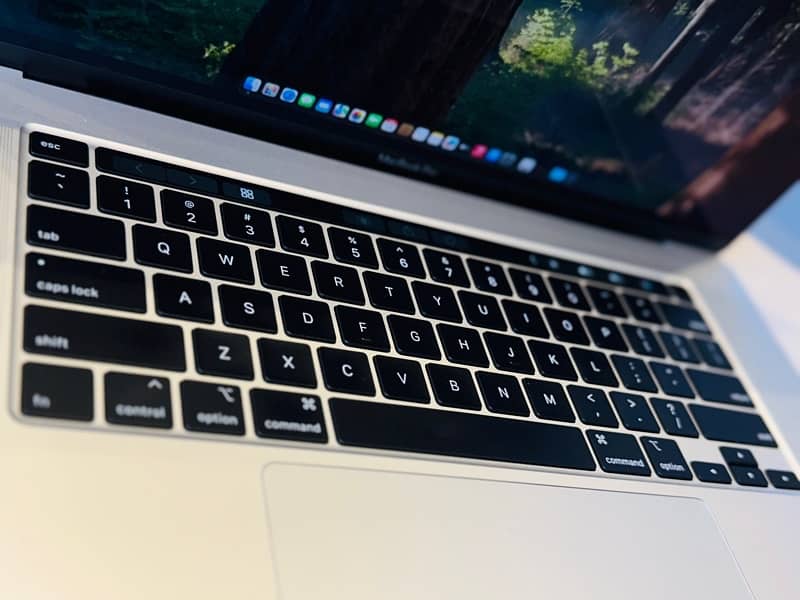 Macbook Pro Core i9 2019 16 inch 4GB CARD Qty Available In Best Price 3