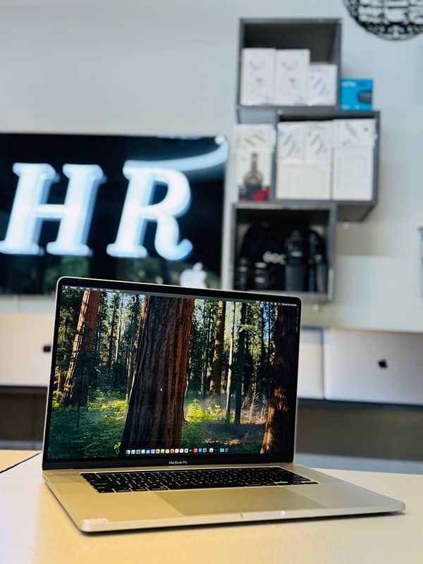 Macbook Pro Core i9 2019 16 inch 4GB CARD Qty Available In Best Price 6