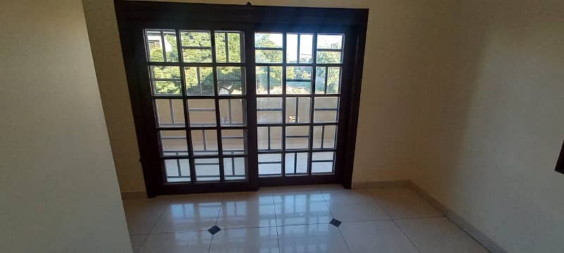 Stunning 300 Yards Duplex House For Sale In Dha Phase 7 Ext | Modern Design | 05 Bedrooms, Drawing Dining, Prime Location, Reasonable Demand 14