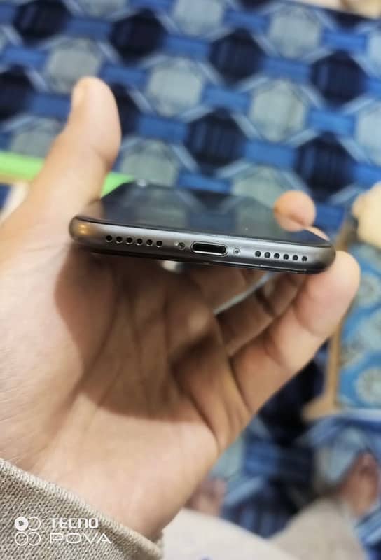 iPhone 8 64GB Non PTA 2