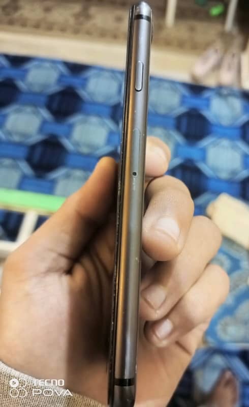 iPhone 8 64GB Non PTA 4