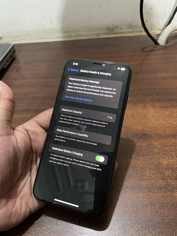 Iphone XS max 256 gb factory unlock mint condition 3