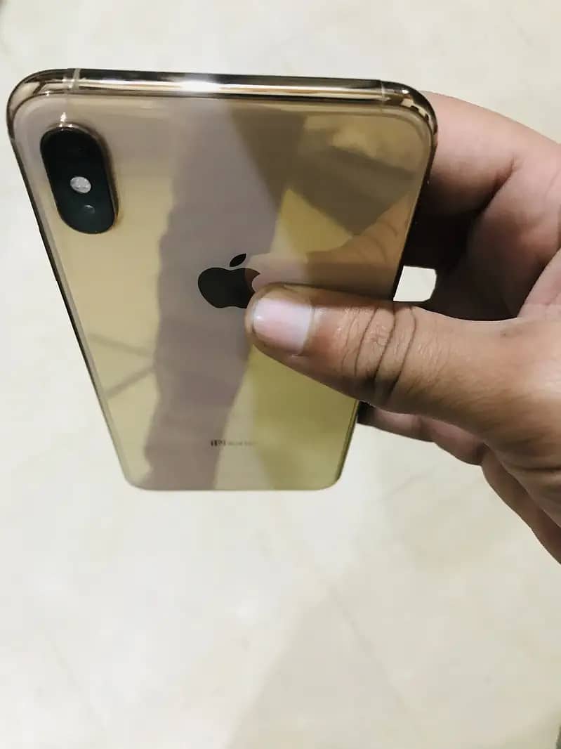 Apple iPhone XS Max 7