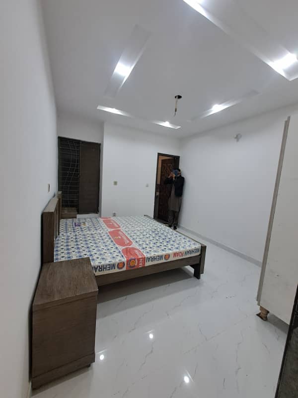 Bachelors Students Job Holders Furnished Rooms 2