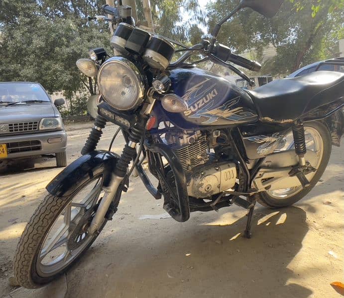 Suzuki GS 150 SE 2018 2