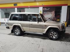 Mitsubishi Pajero 1990