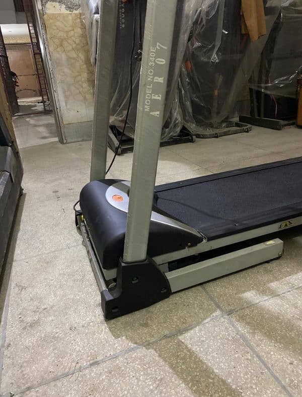 American Fitness Treadmill 9