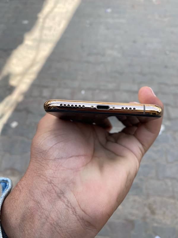 XS Max 256gb factory unlock 2