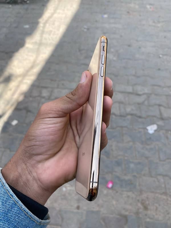 XS Max 256gb factory unlock 4