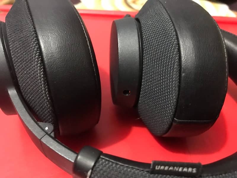 jabra , urbanears, JBL 6