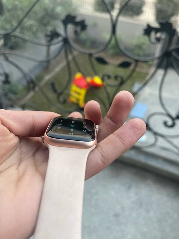 Apple Watch Series 5 40Mm 1