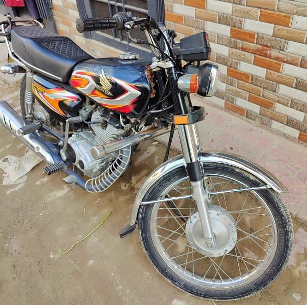 Honda 125 2022 black 1