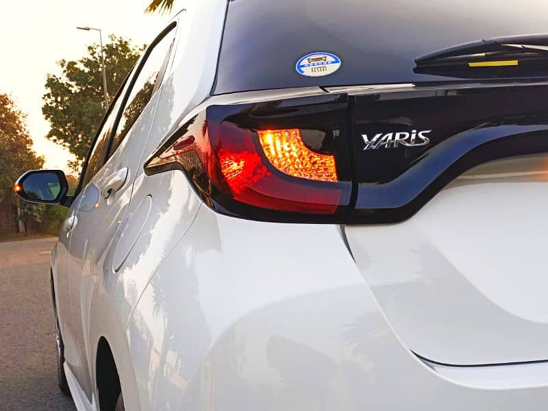 Toyota Yaris X 2021 8