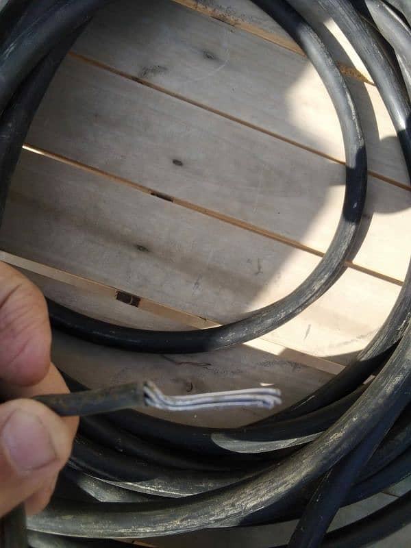 Aluminium 7/64 4 core cable ( 16 mm)  125 feet . 3