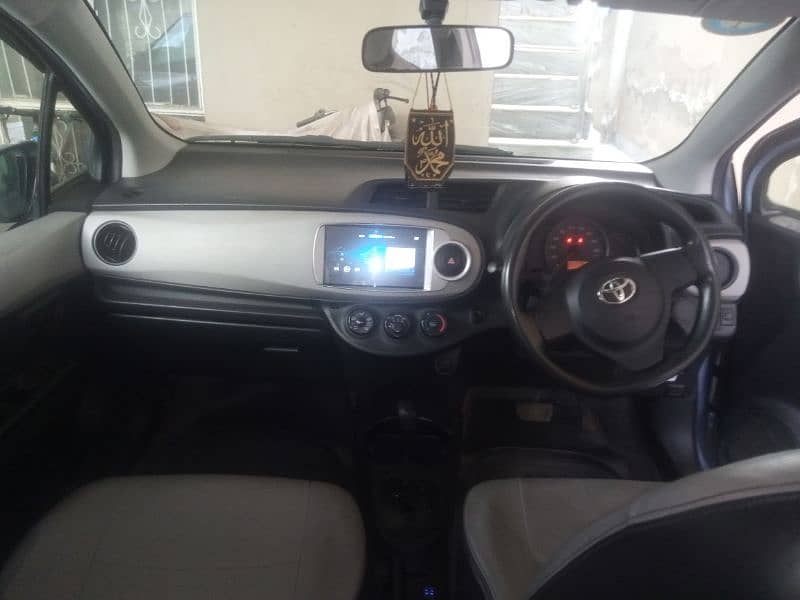 Toyota Vitz 2012 8