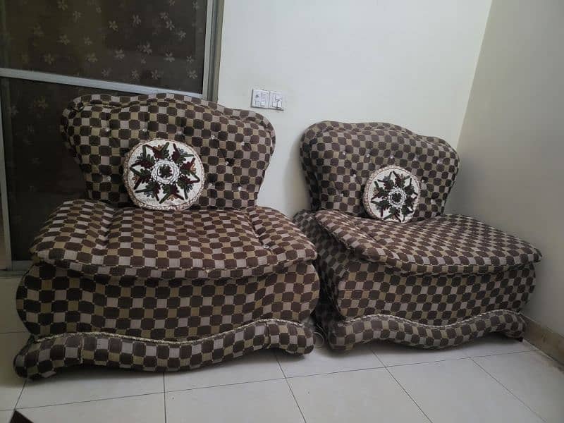 7 seater sofa good condition 1