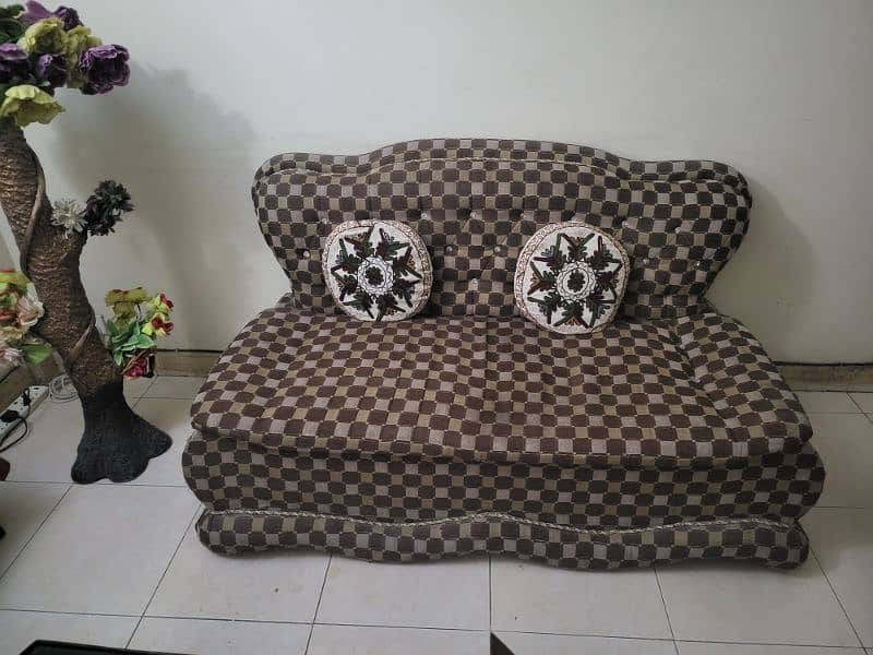 7 seater sofa good condition 2