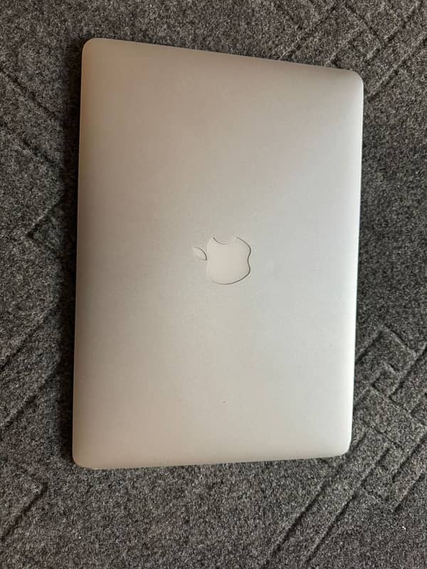 MacBook Air 2015 11inch core i5 4