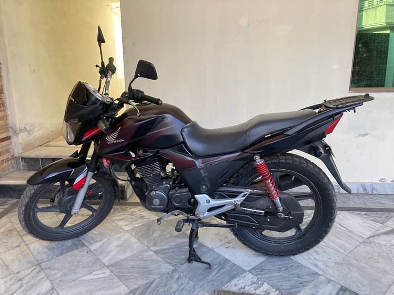 Honda cb150F 1