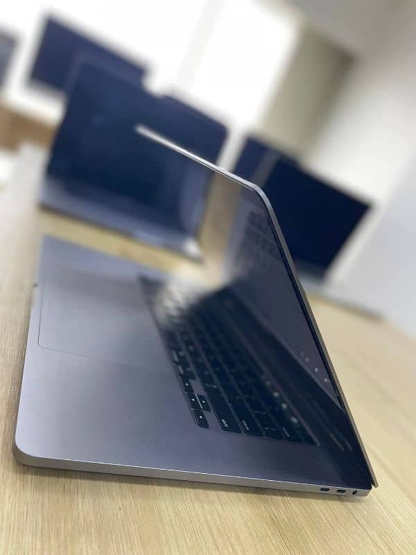 Apple MacBook pro 2019 16" 3