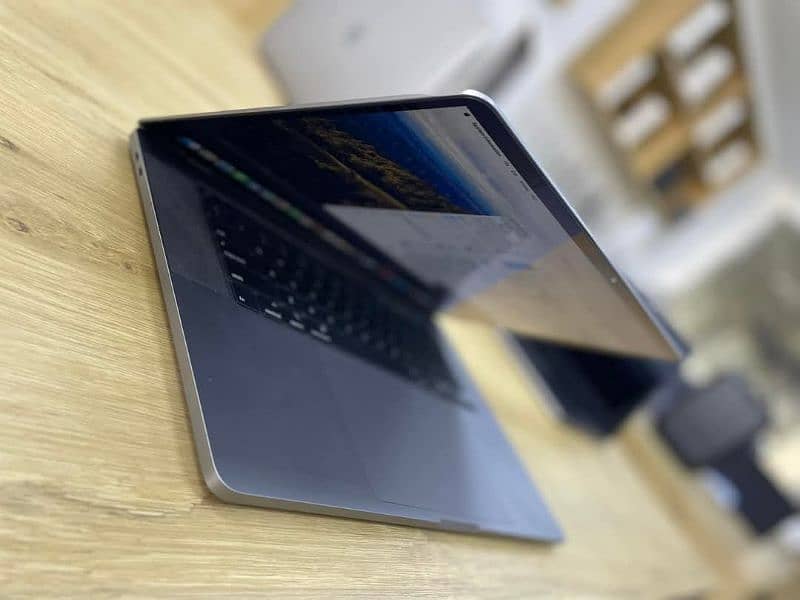 Apple MacBook pro 2019 16" 4