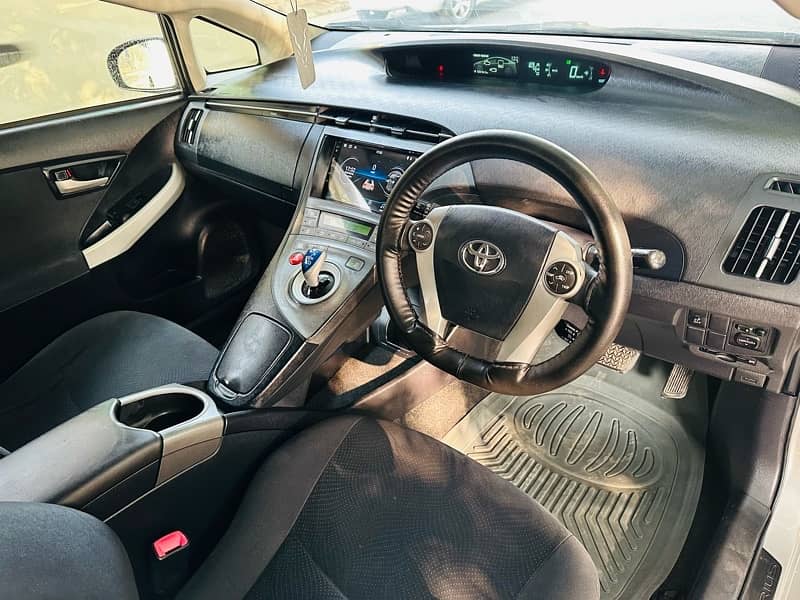 Toyota Prius 2012 model import 2016 5