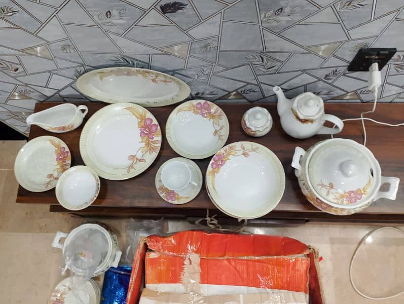 new dinner set 75 pices 8 parson sarving 0