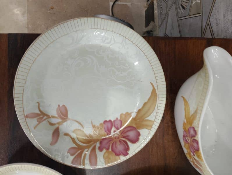 new dinner set 75 pices 8 parson sarving 7