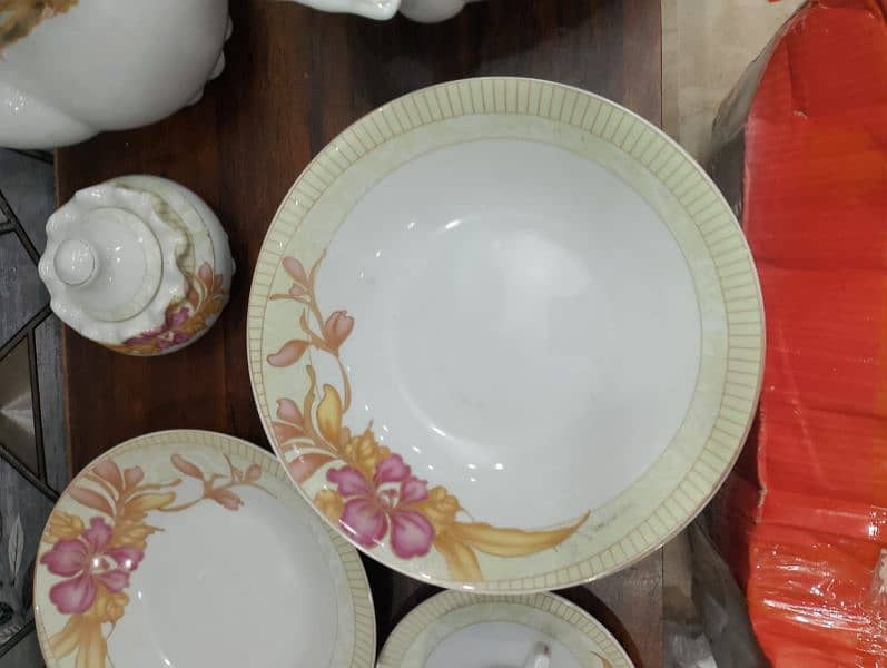 new dinner set 75 pices 8 parson sarving 9