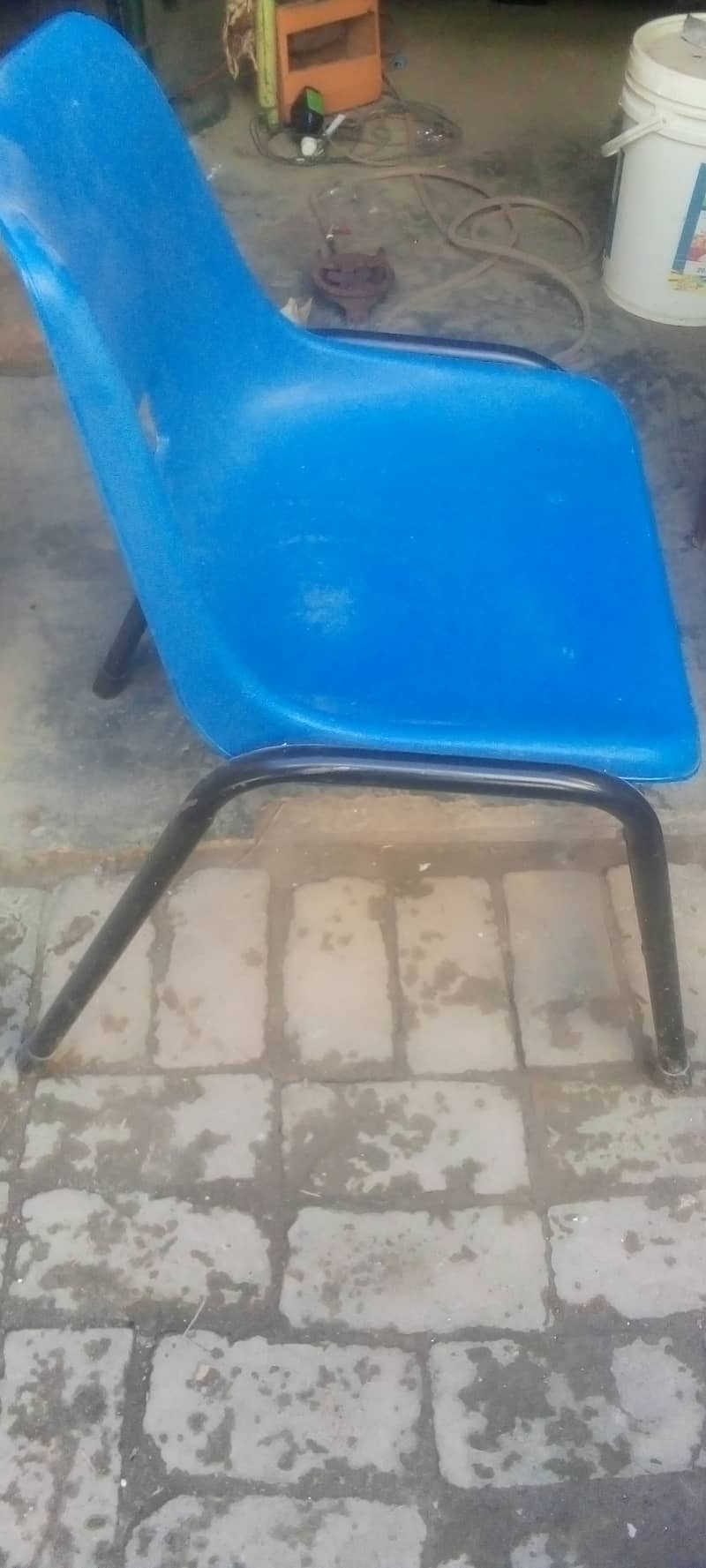 Slightly Used School Chairs 4