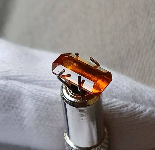 fanta coloured Garnet emerald cut 2.2 av 2