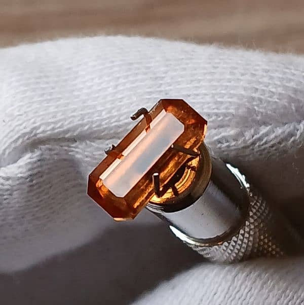 fanta coloured Garnet emerald cut 2.2 av 3