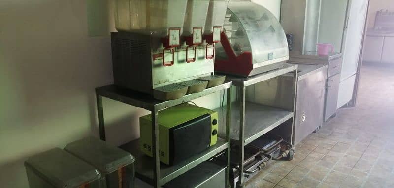 urgent sale restaurant equipment sale Total price for everything 300k 4