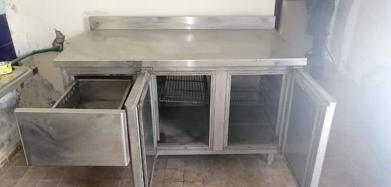 urgent sale restaurant equipment sale Total price for everything 300k 12