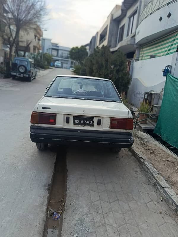 Nissan Sunny 1983 6