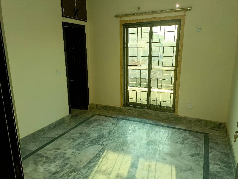 4,Marla Brand New Scond Floor Flat Available for rent in Johar Town Near Expo Center 0