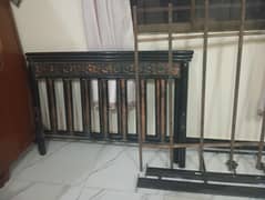 Iron bed single