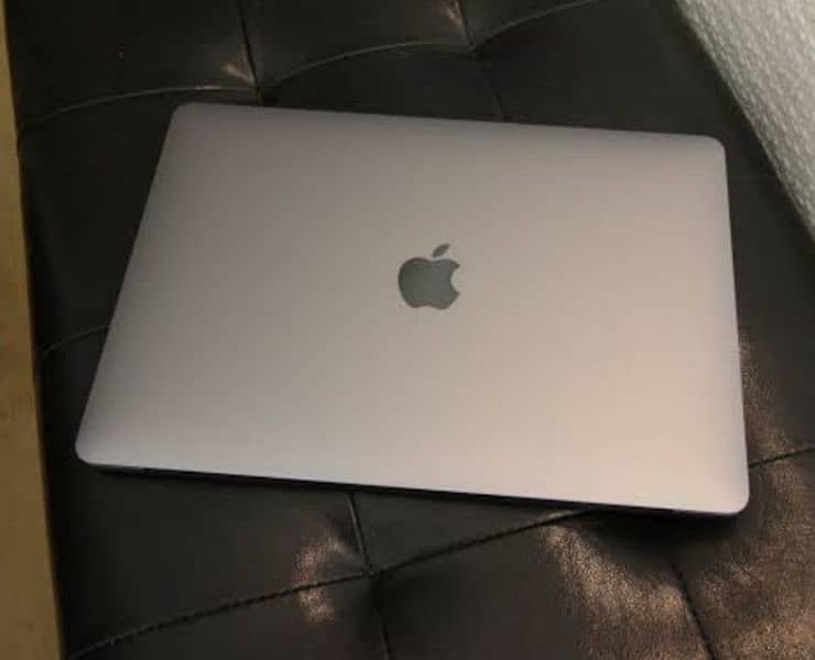 M1 Macbook Air, like New 9