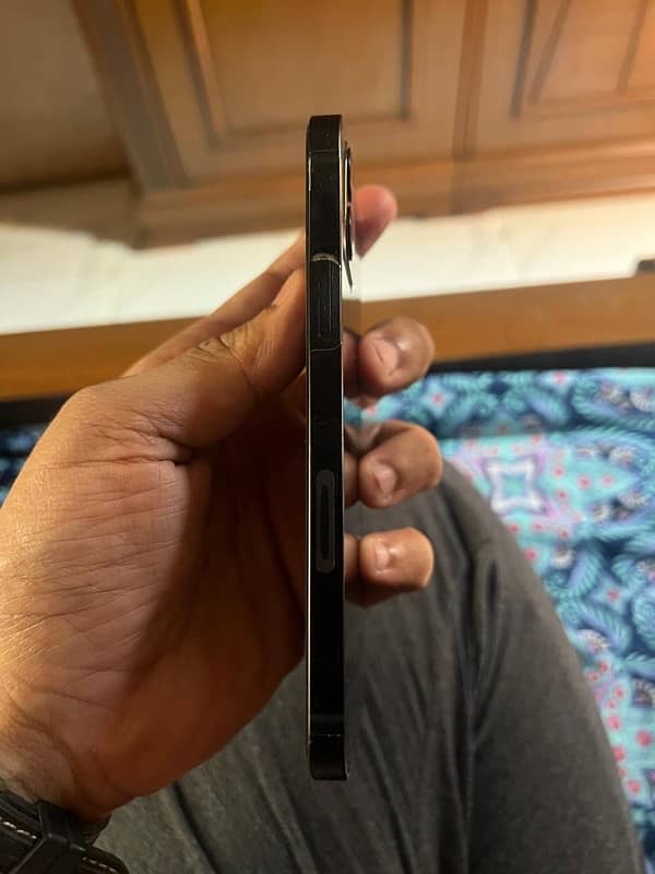 Iphone 12 64gb factory unlocked 4