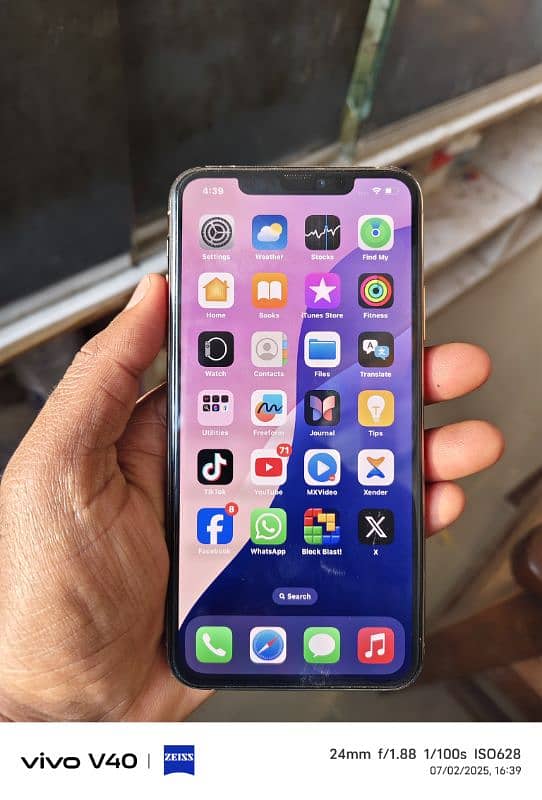 I phone 11 pro max  64GB 7